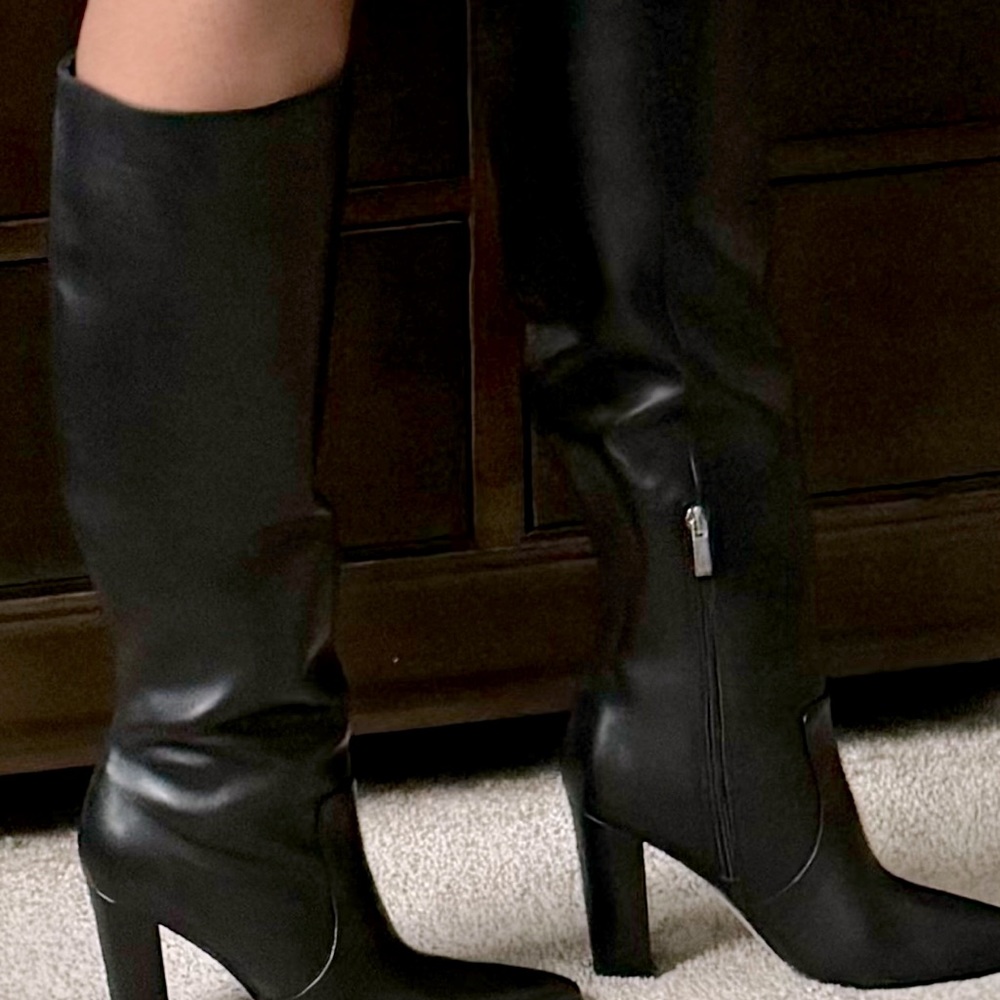 BLACK BOOTS *NEVER WORN* - Picture 6 of 10